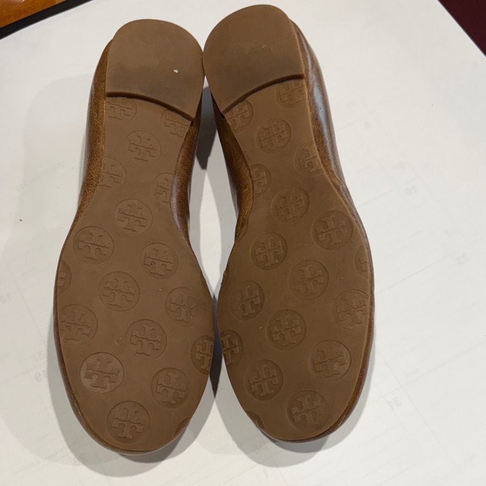 Tory Burch Tan Leather Flats with Gold Emblem - Picture 3 of 4
